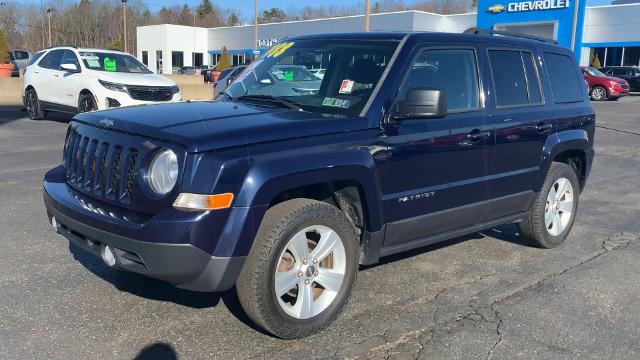 2015 Jeep Patriot Vehicle Photo in MOON TOWNSHIP, PA 15108-2571