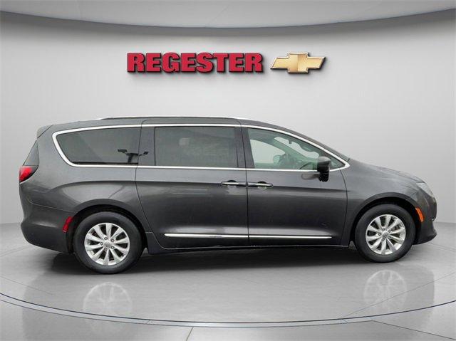 2018 Chrysler Pacifica Vehicle Photo in THOMPSONTOWN, PA 17094-9014