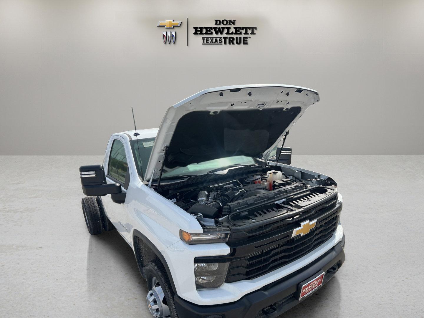 2025 Chevrolet Silverado 3500 HD Chassis Cab Vehicle Photo in GEORGETOWN, TX 78626-7508