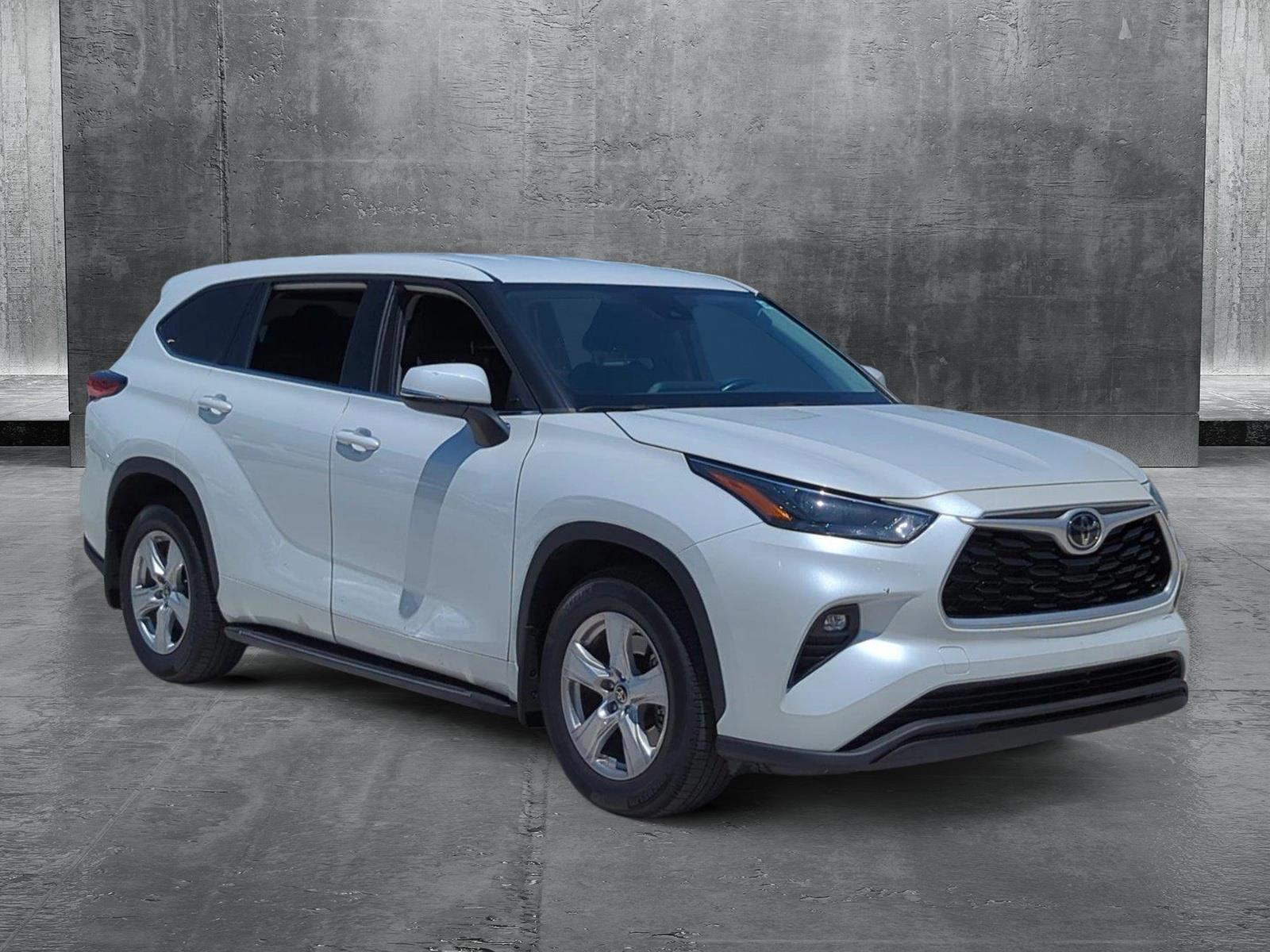 2022 Toyota Highlander Vehicle Photo in Pembroke Pines, FL 33027