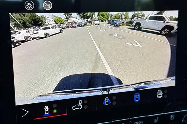 2025 GMC Canyon Vehicle Photo in ELK GROVE, CA 95757-8703