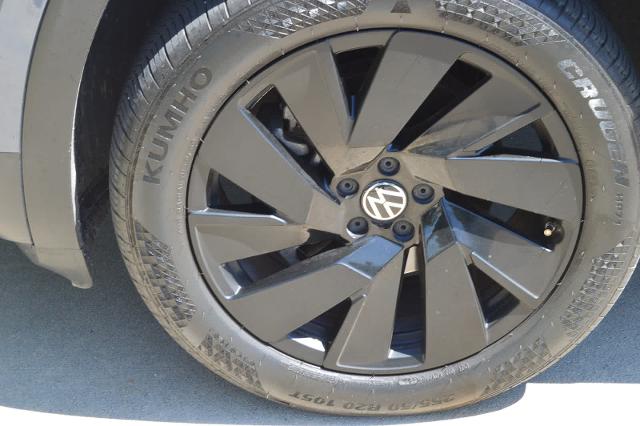 2024 Volkswagen Atlas Cross Sport Vehicle Photo in Houston, TX 77090