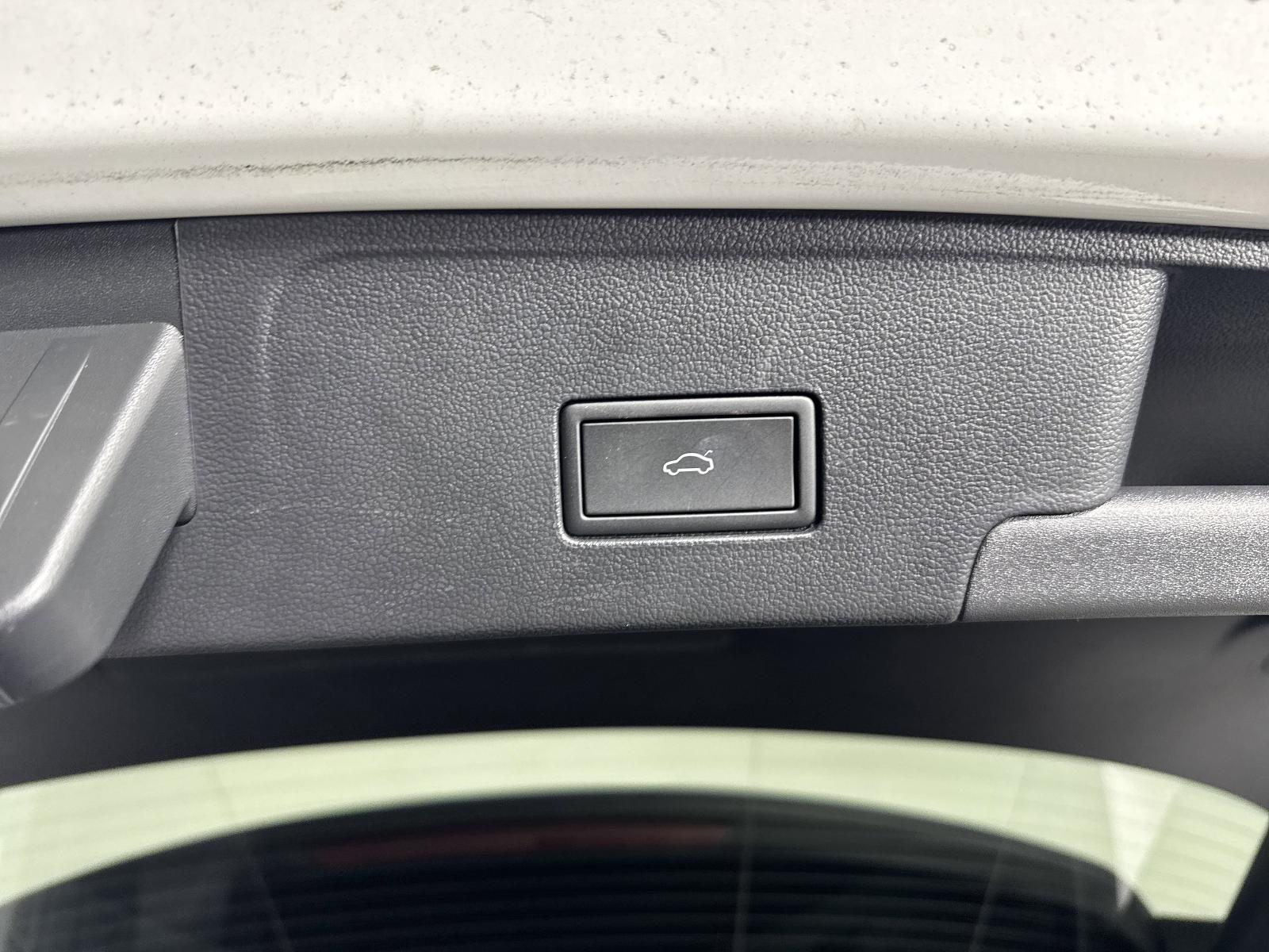 2024 Volkswagen Atlas Cross Sport Vehicle Photo in Georgetown, TX 78626