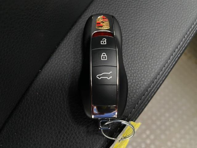 2025 Porsche Macan Vehicle Photo in Appleton, WI 54913