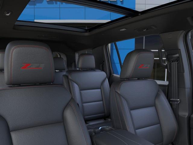 2025 Chevrolet Traverse Vehicle Photo in Roslyn, NY 11576