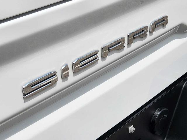 2023 GMC Sierra 1500 Vehicle Photo in DENTON, TX 76210-9321