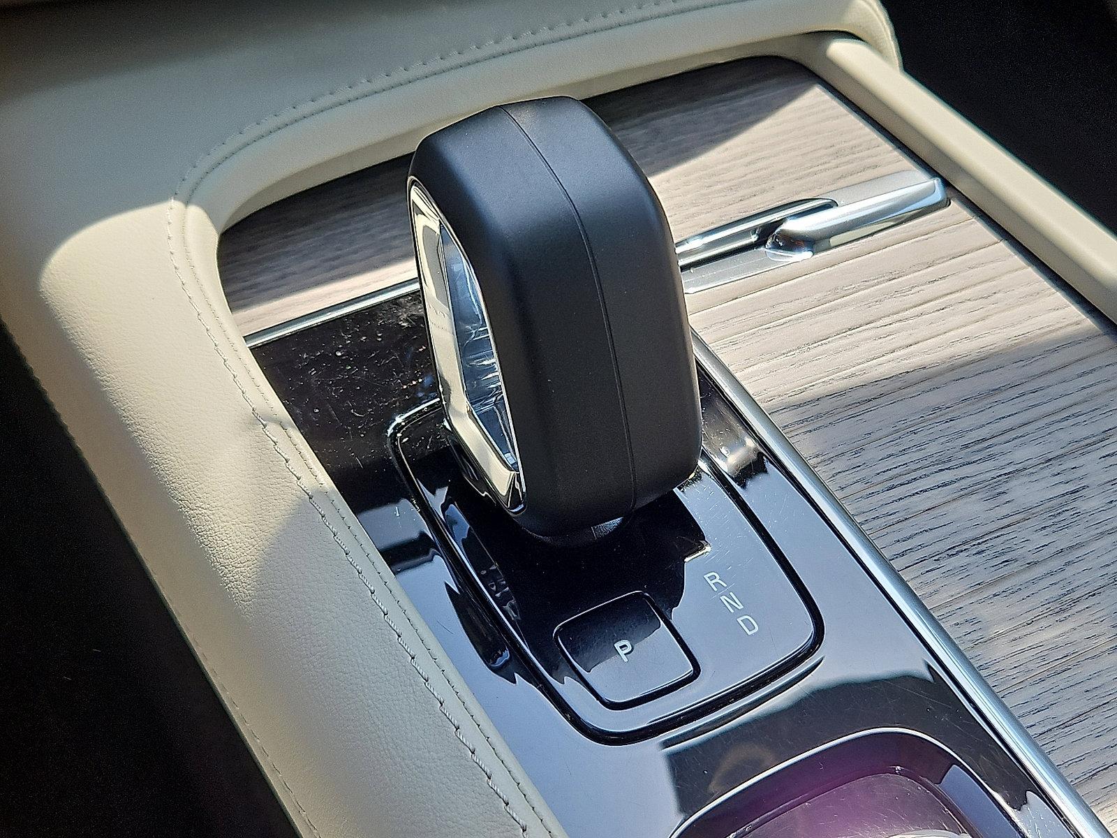 2024 Volvo XC90 Vehicle Photo in Trevose, PA 19053