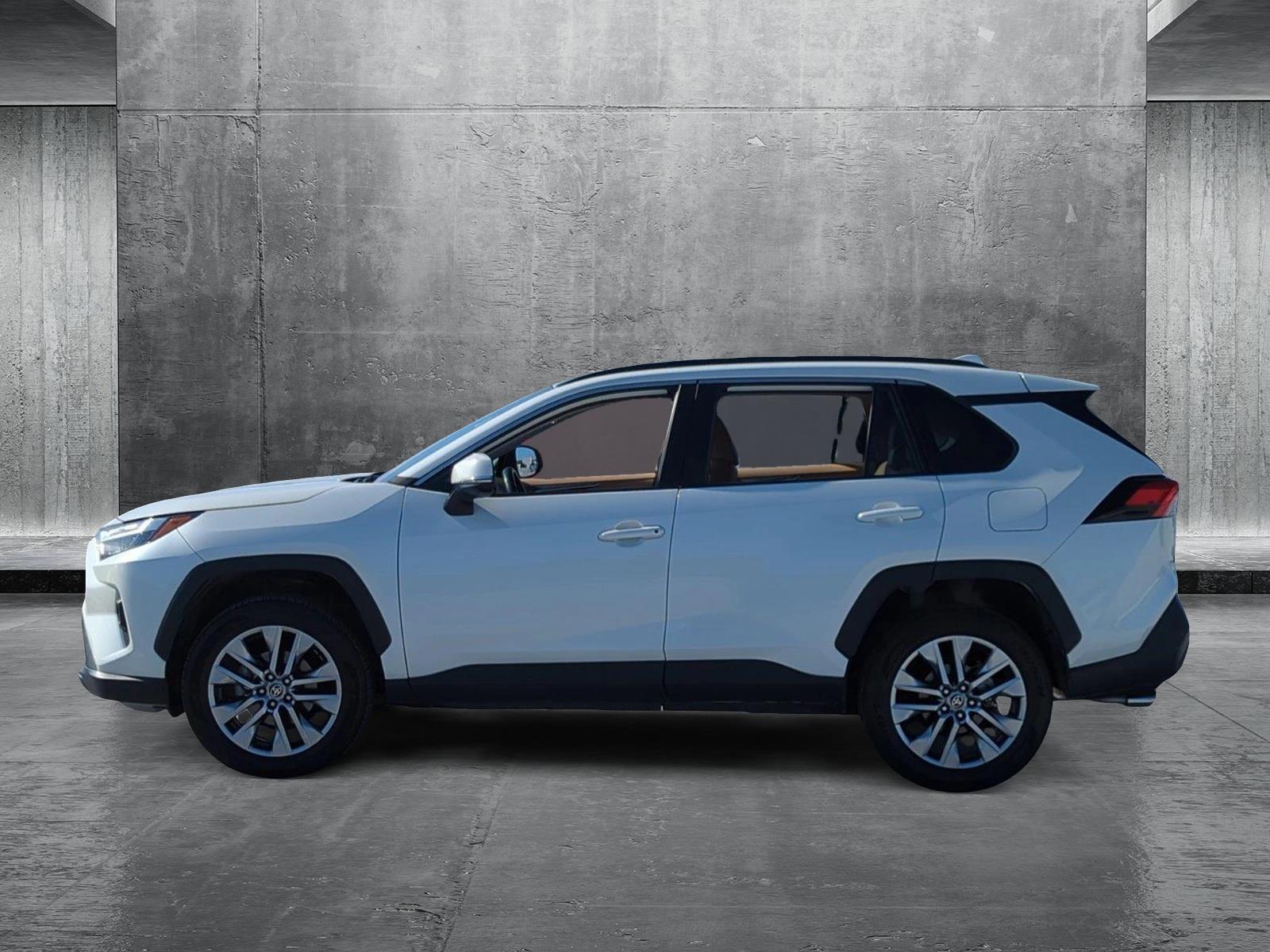 2022 Toyota RAV4 XLE Premium photo 8