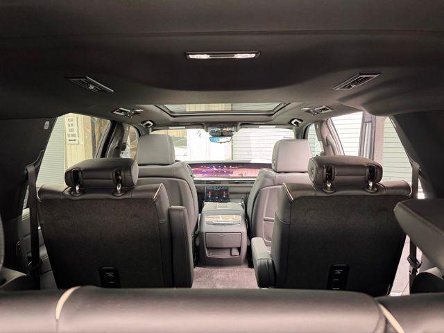 2025 Cadillac Escalade ESV Vehicle Photo in DELRAY BEACH, FL 33483-3294