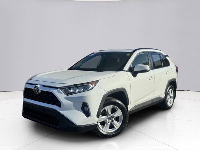 2019 Toyota RAV4 Vehicle Photo in LEOMINSTER, MA 01453-2952