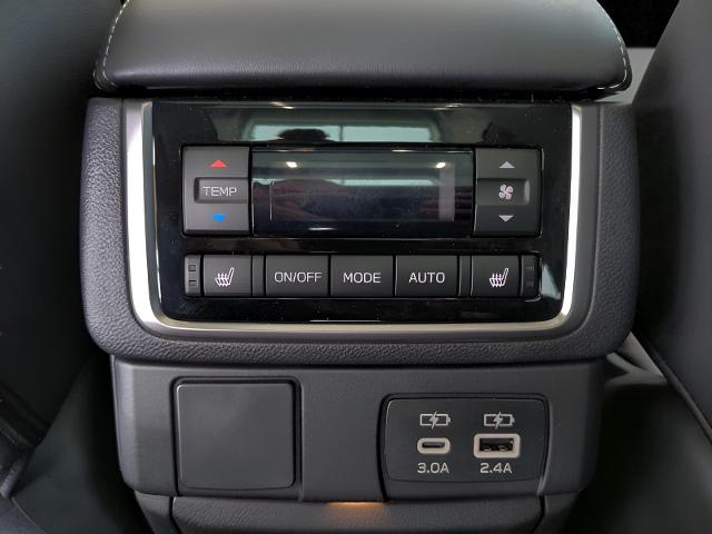 2025 Subaru Ascent Vehicle Photo in Green Bay, WI 54304