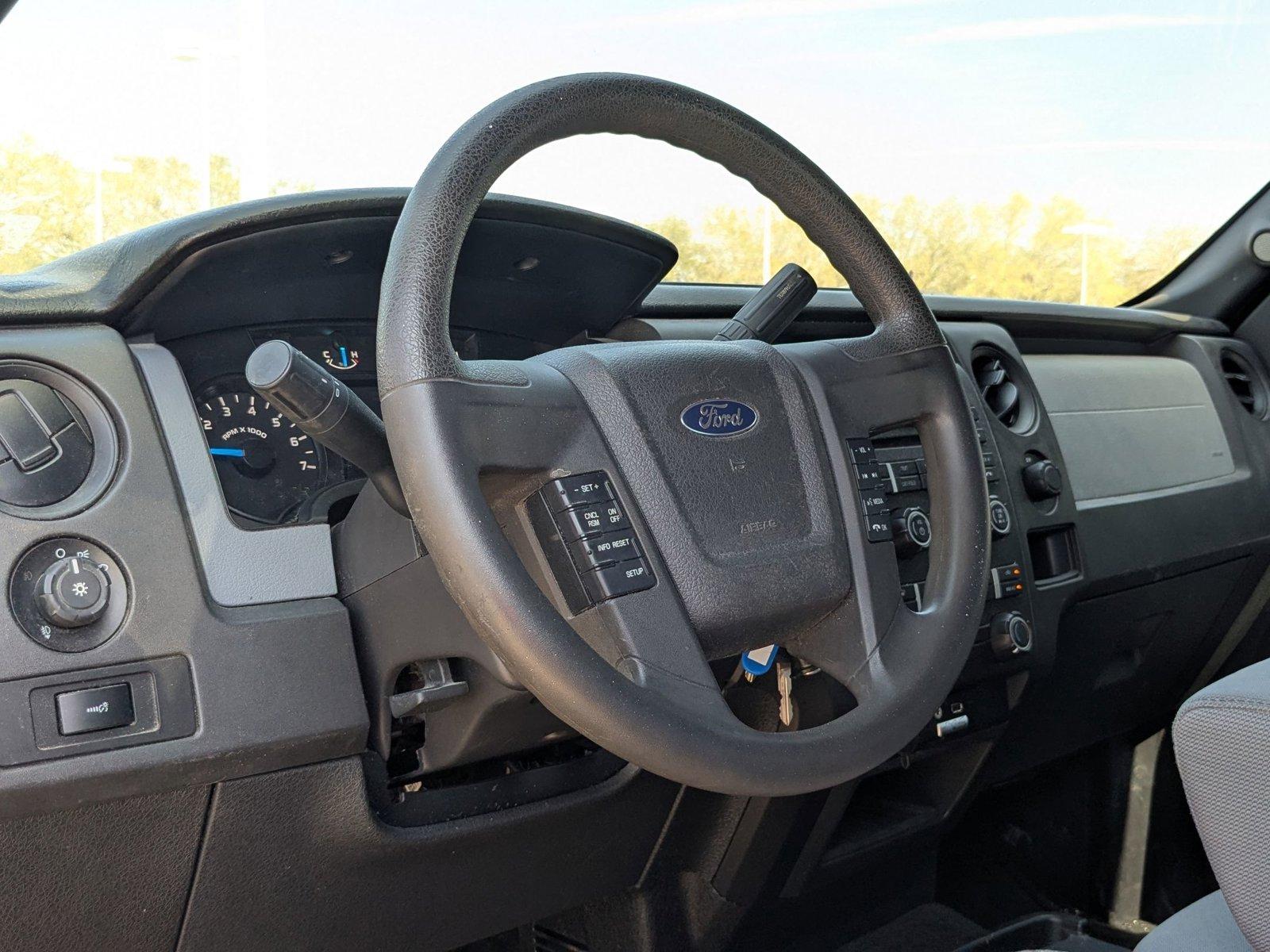 2013 Ford F-150 Vehicle Photo in St. Petersburg, FL 33713