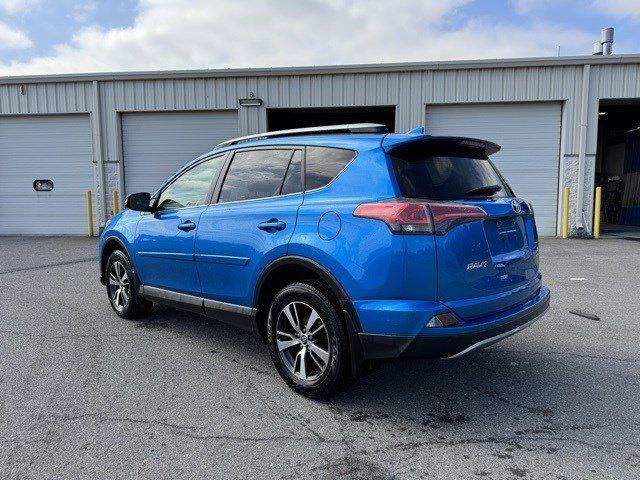 2018 Toyota RAV4 Vehicle Photo in Mechanicsburg, PA 17050-1707