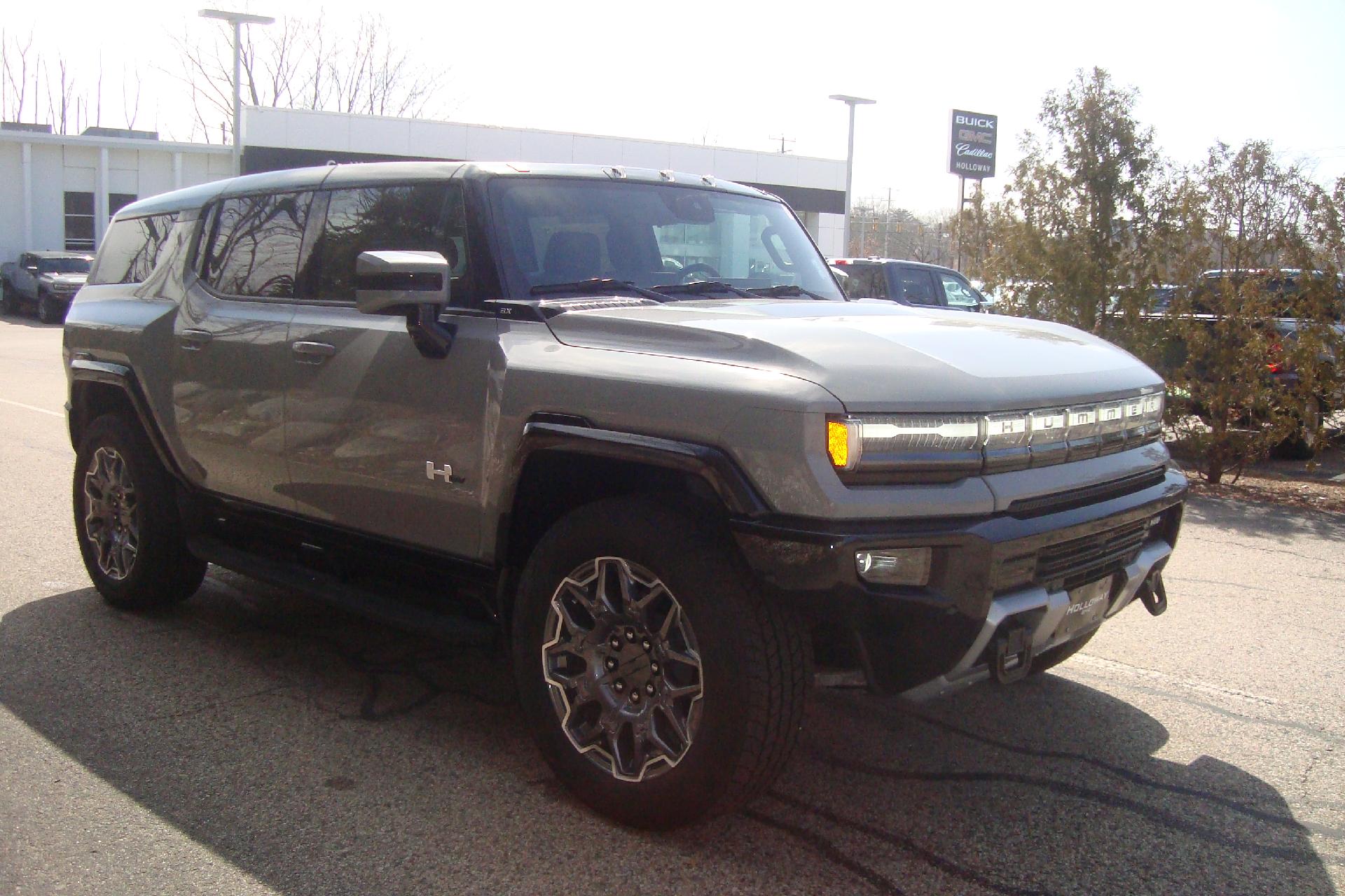 2025 GMC HUMMER EV SUV Vehicle Photo in PORTSMOUTH, NH 03801-4196