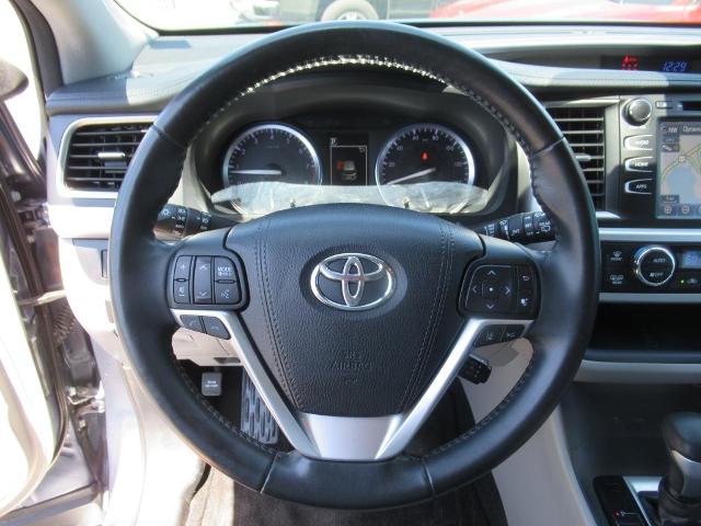 2018 Toyota Highlander Vehicle Photo in LEESBURG, FL 34788-4022
