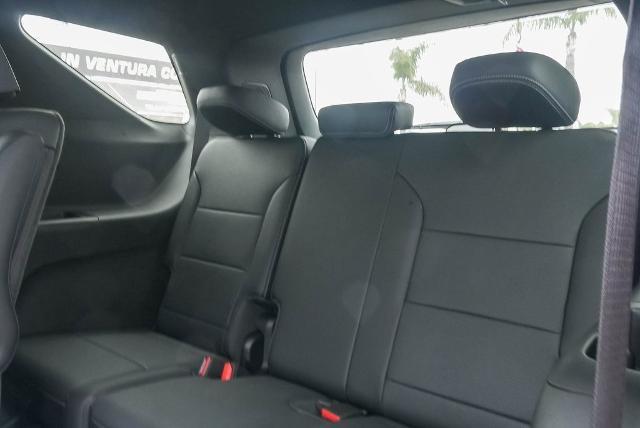 2025 Chevrolet Traverse Vehicle Photo in VENTURA, CA 93003-8585