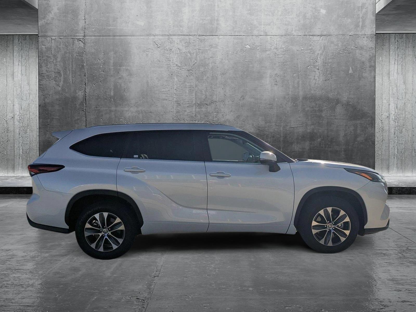 2024 Toyota Highlander Vehicle Photo in Winter Park, FL 32792