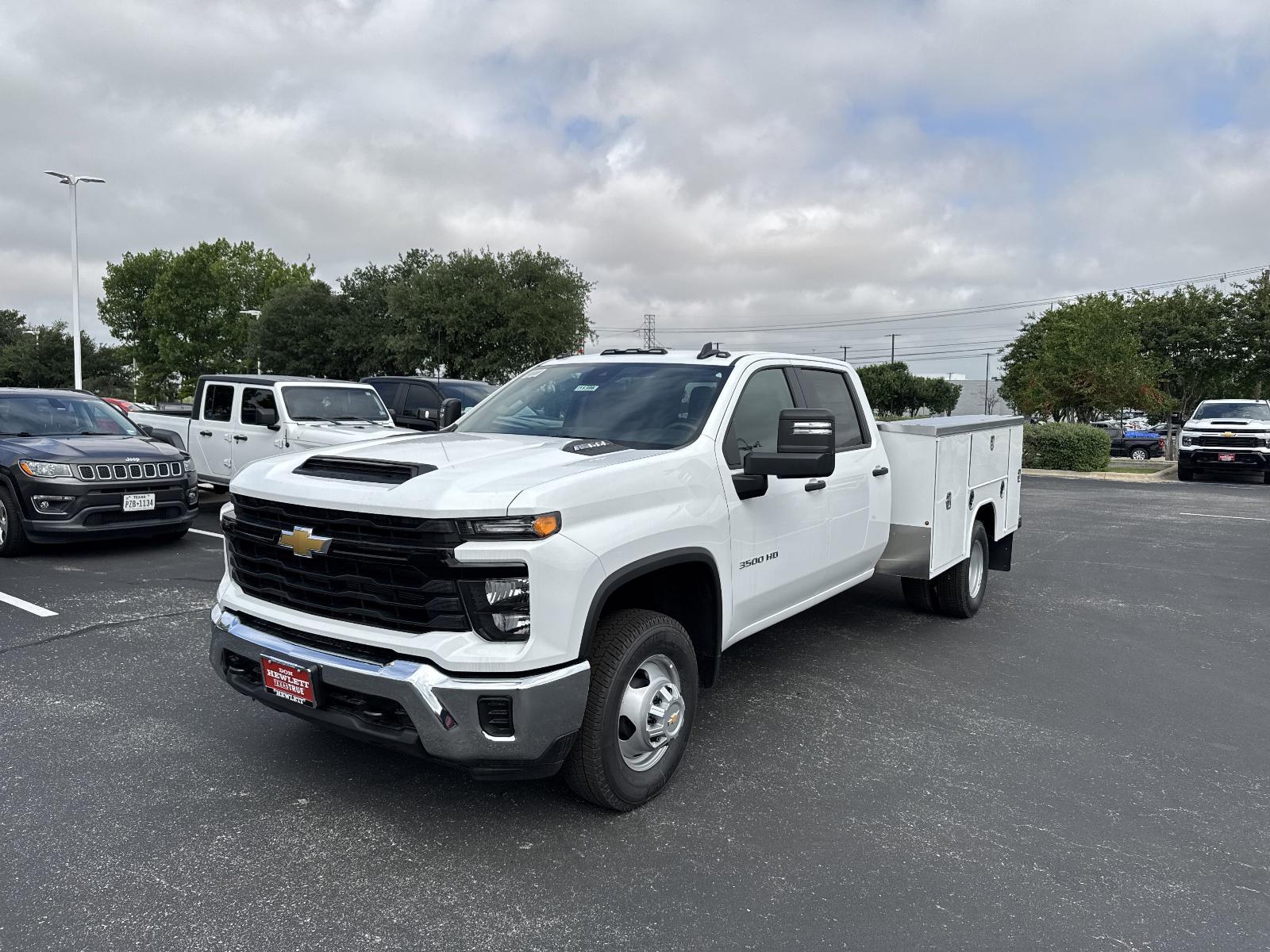 2025 Chevrolet Silverado 3500 HD Chassis Cab Vehicle Photo in GEORGETOWN, TX 78626-7508