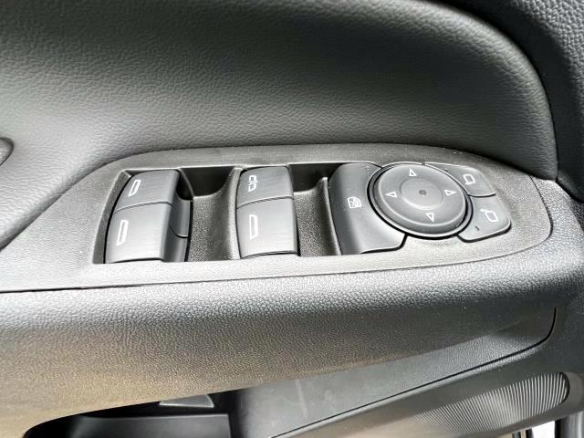 2022 Chevrolet Equinox Vehicle Photo in Roslyn, NY 11576