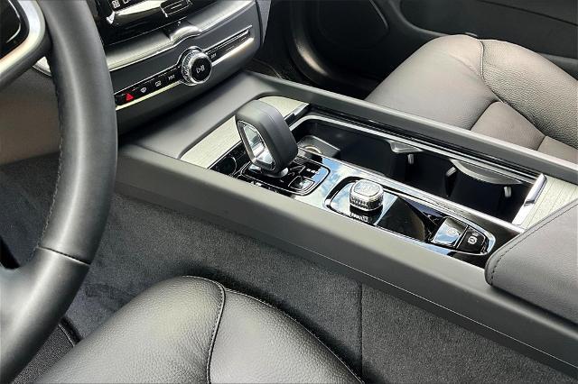 2025 Volvo XC60 Vehicle Photo in Houston, TX 77007