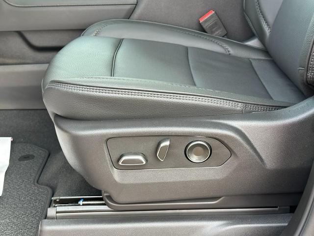 2025 GMC Sierra 2500 HD Vehicle Photo in COLUMBIA, MO 65203-3903