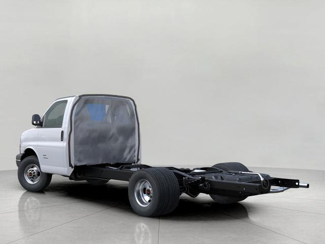 2025 GMC Savana Cutaway 3500 Vehicle Photo in MANITOWOC, WI 54220-5838