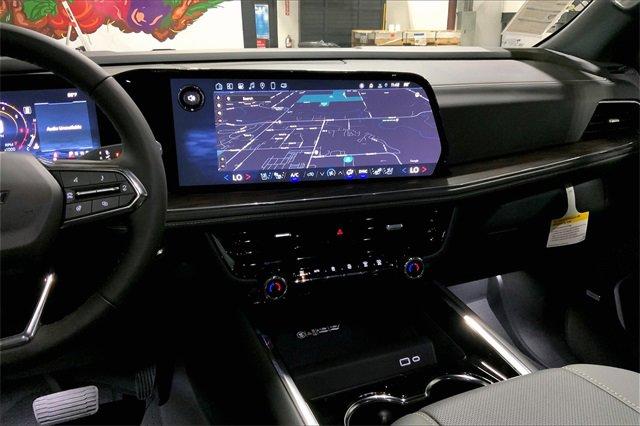 2025 Chevrolet Suburban Vehicle Photo in KANSAS CITY, MO 64114-4502