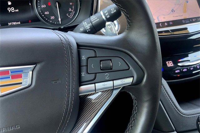 2024 Cadillac XT6 Vehicle Photo in KANSAS CITY, MO 64114-4545