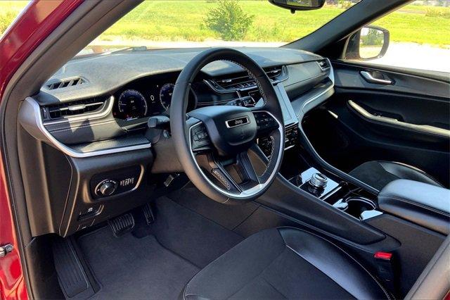 2023 Jeep Grand Cherokee Vehicle Photo in TOPEKA, KS 66609-0000