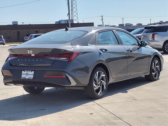 2024 Hyundai ELANTRA Vehicle Photo in Peoria, IL 61615