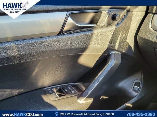 2022 Volkswagen Passat Vehicle Photo in Saint Charles, IL 60174