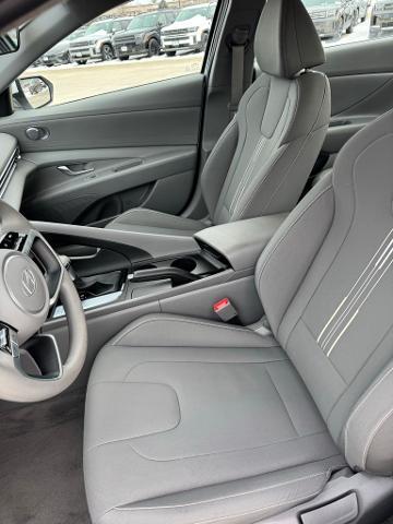 2024 Hyundai ELANTRA Vehicle Photo in Peoria, IL 61615