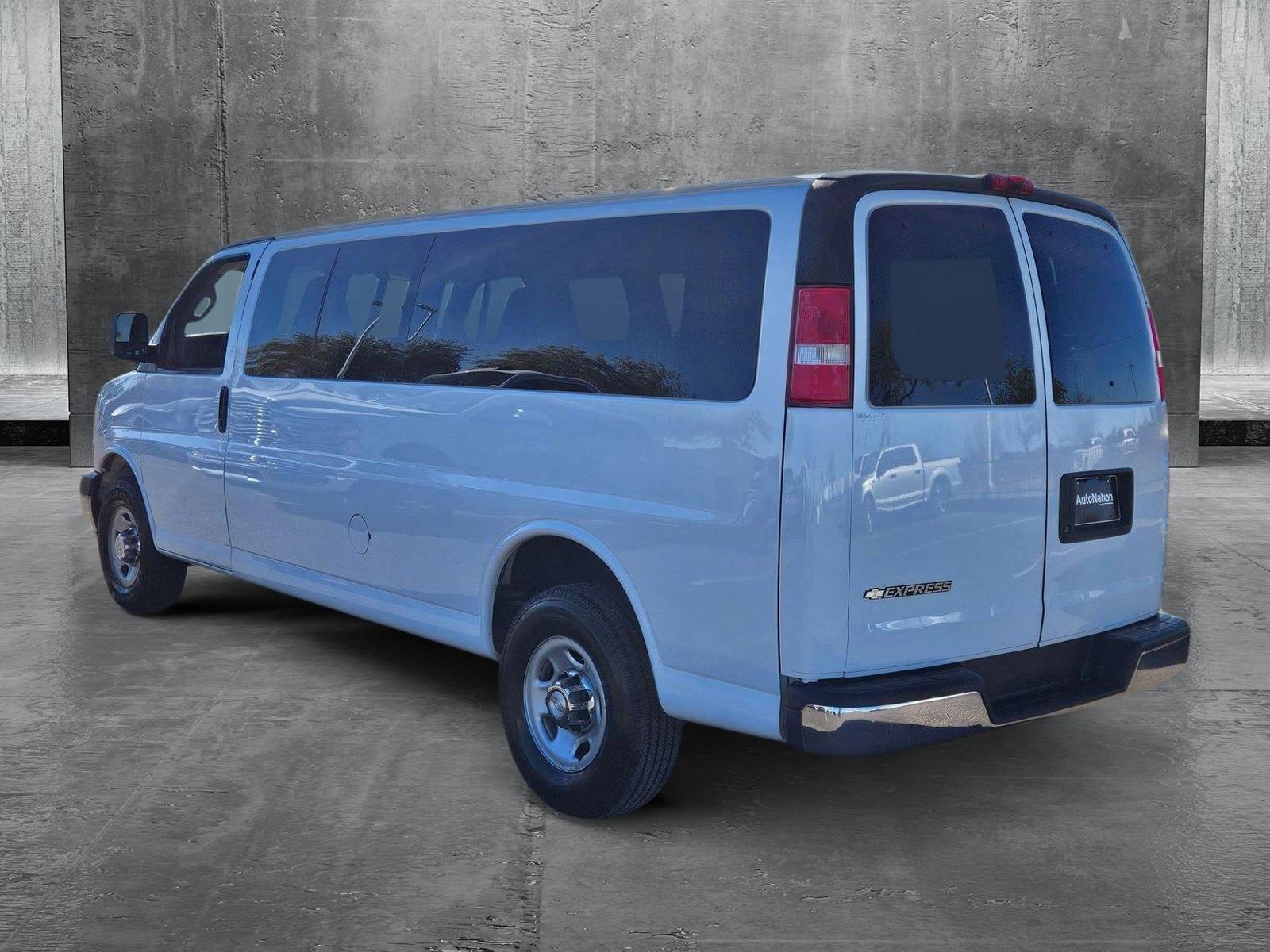 2017 Chevrolet Express Passenger Vehicle Photo in GILBERT, AZ 85297-0446