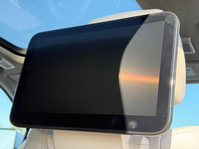 2024 Cadillac Escalade Vehicle Photo in COLUMBIA, MO 65203-3903