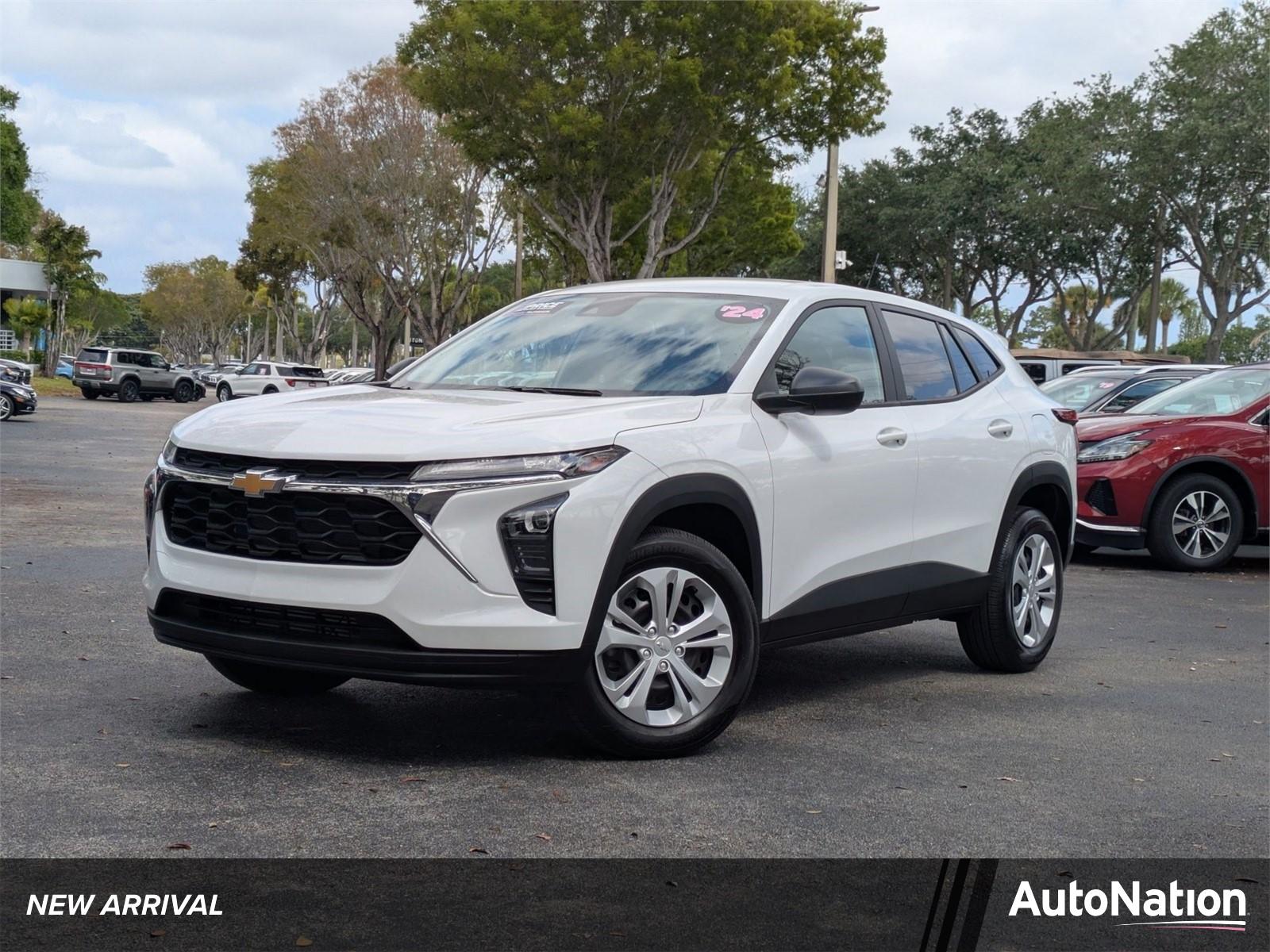 2024 Chevrolet Trax Vehicle Photo in GREENACRES, FL 33463-3207