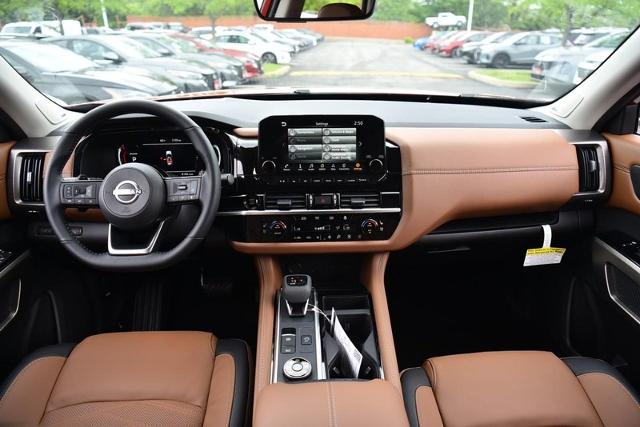 2025 Nissan Pathfinder Vehicle Photo in Ballwin, MO 63011