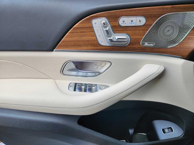 2025 Mercedes-Benz GLE Vehicle Photo in HOUSTON, TX 77079