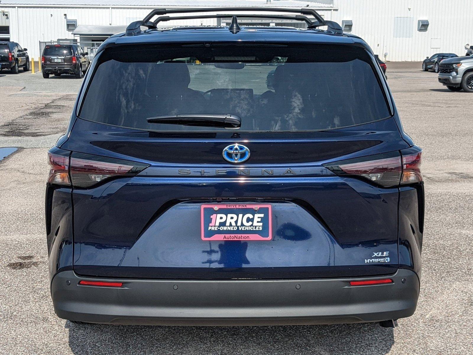 2024 Toyota Sienna Vehicle Photo in ORLANDO, FL 32808-7998