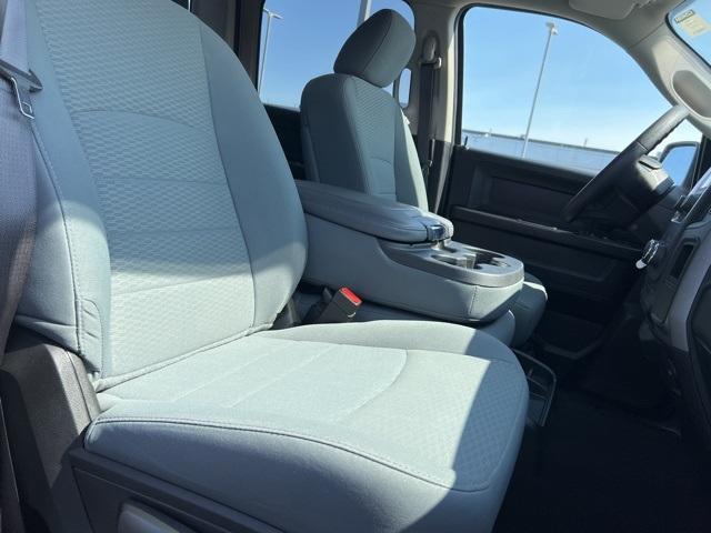 2019 Ram 1500 Classic Vehicle Photo in GREEN BAY, WI 54304-5303