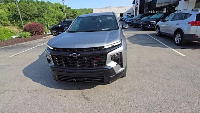 2024 Chevrolet Traverse Vehicle Photo in Pleasant Hills, PA 15236