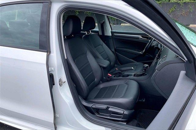 2018 Volkswagen Passat Vehicle Photo in INDEPENDENCE, MO 64055-1314