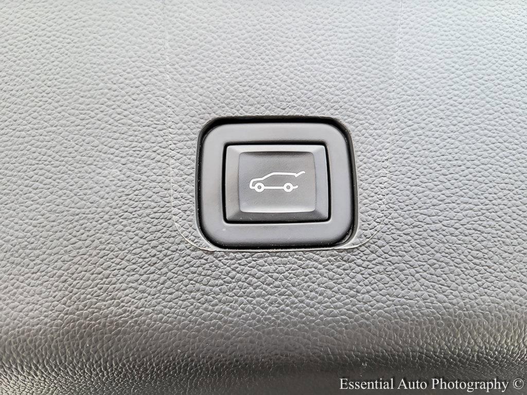 2023 Chevrolet Traverse Vehicle Photo in AURORA, IL 60503-9326