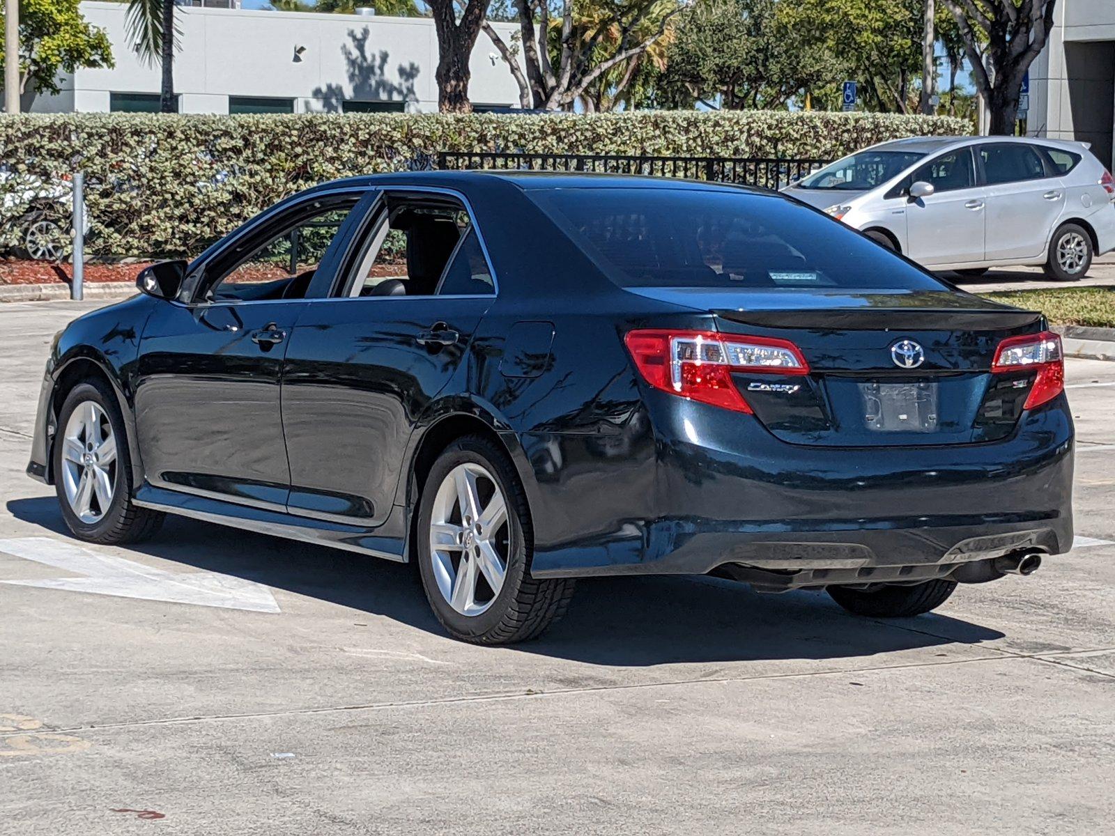 2014 Toyota Camry Vehicle Photo in Davie, FL 33331