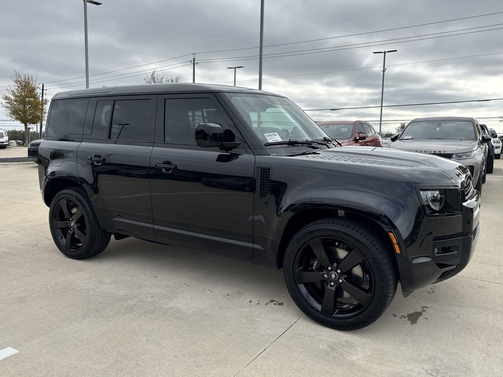 2025 Defender Vehicle Photo in AUSTIN, TX 78717