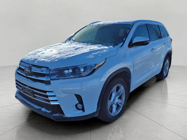 2017 Toyota Highlander Vehicle Photo in Oshkosh, WI 54904