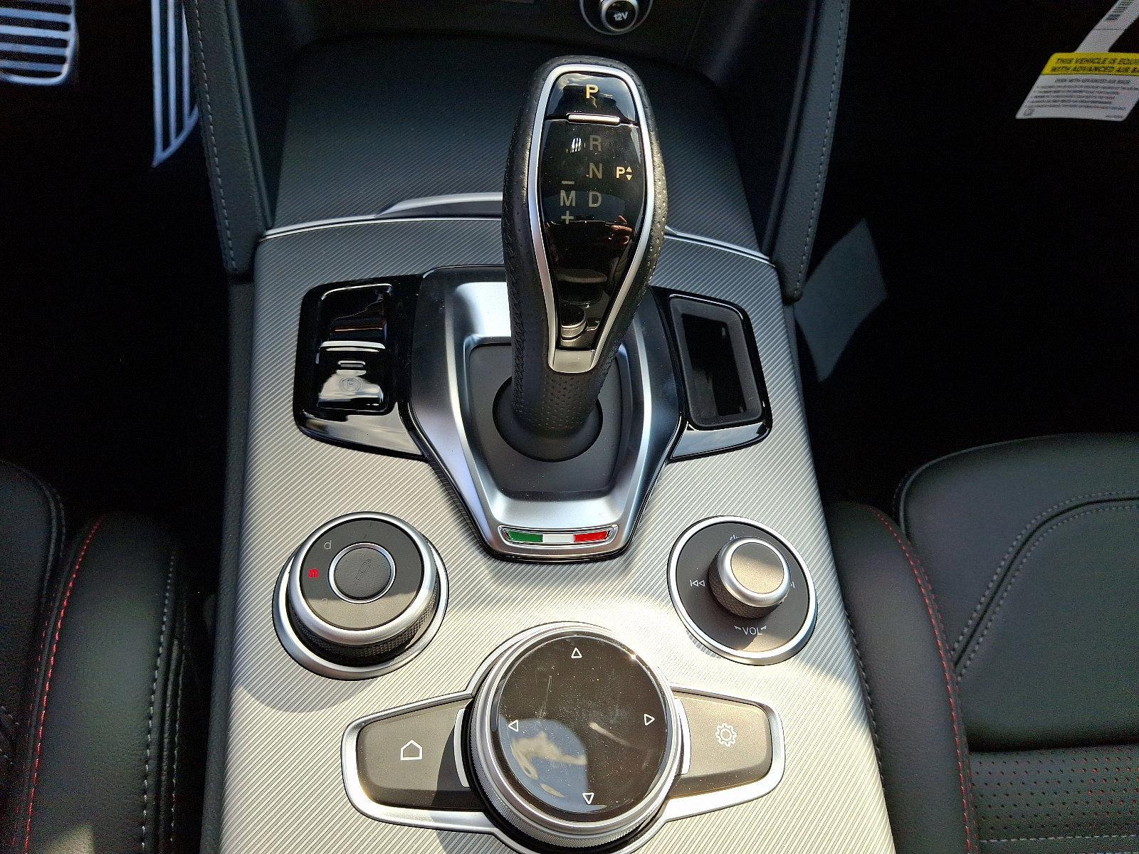 2025 Alfa Romeo Stelvio Vehicle Photo in Willow Grove, PA 19090