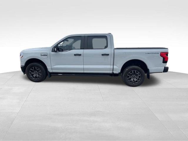 2023 Ford F-150 Lightning Vehicle Photo in MEDINA, OH 44256-9631