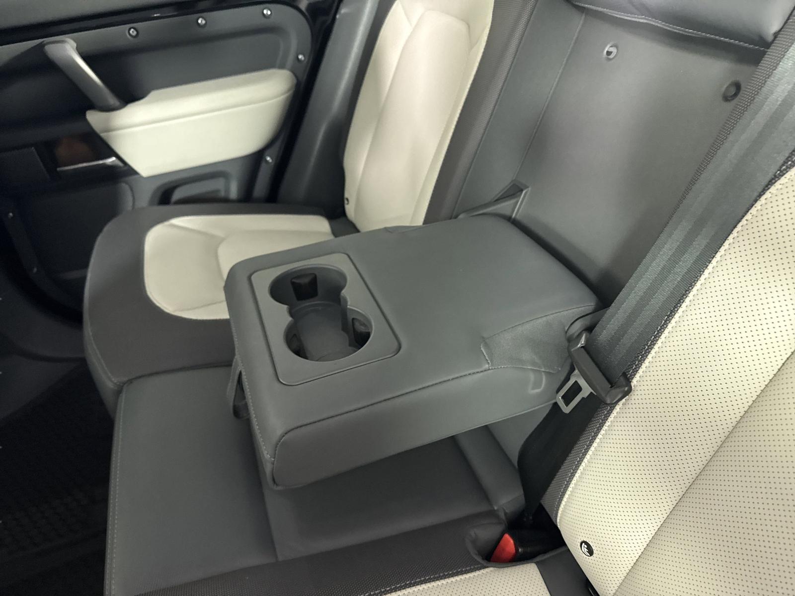 2024 Land Rover Defender Vehicle Photo in GEORGETOWN, TX 78626-7508