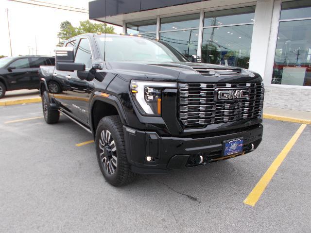 2025 GMC Sierra 2500 HD Vehicle Photo in LOWELL, MA 01852-4336