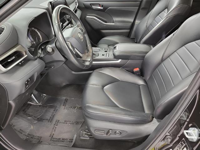 2023 Toyota Highlander Vehicle Photo in Oshkosh, WI 54904